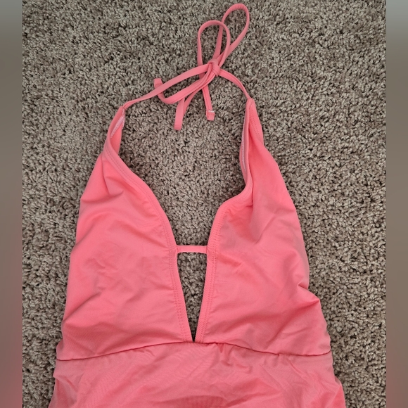 Bikini Lab One Piece - Picture 3 of 4